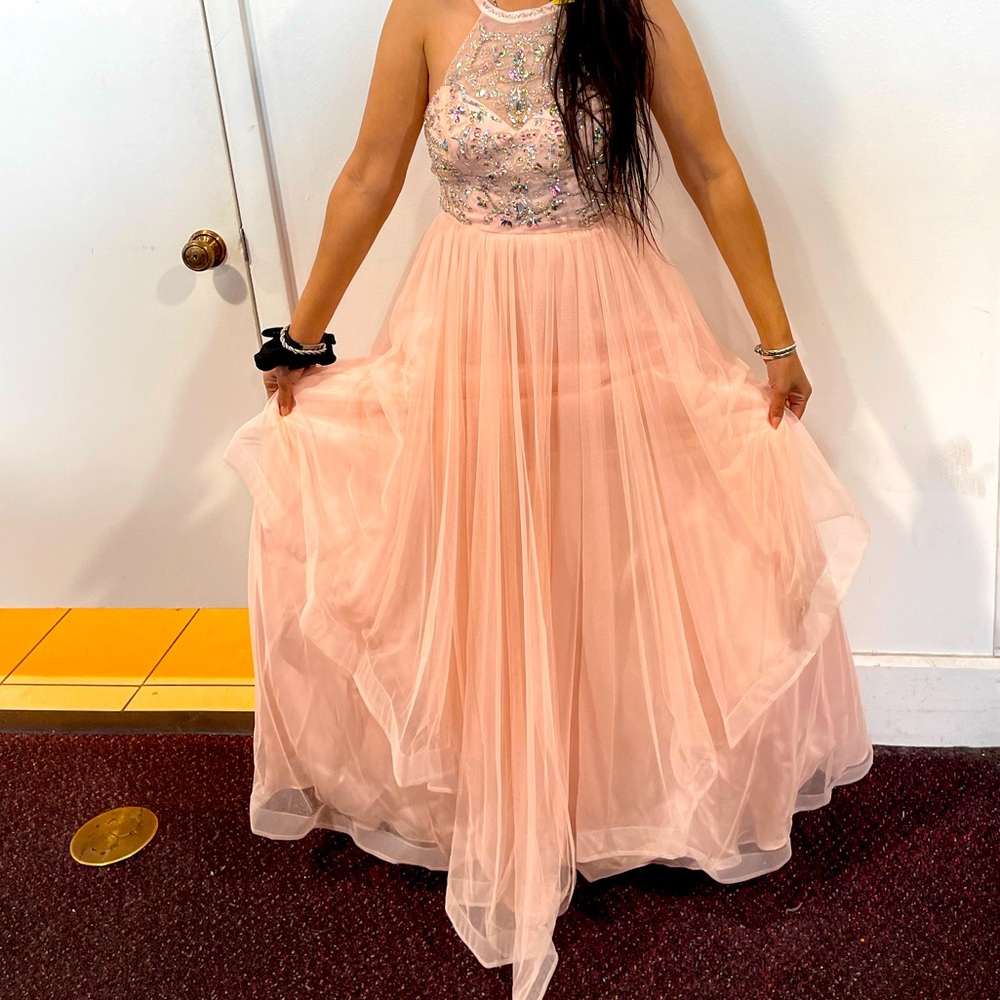 Perfect for prom, dance or winter formal. Wore once. Size 4.